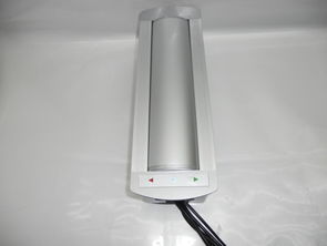 臺(tái)面電動(dòng)翻轉(zhuǎn)插座 現(xiàn)代空間的隱藏式美學(xué)與實(shí)用革命